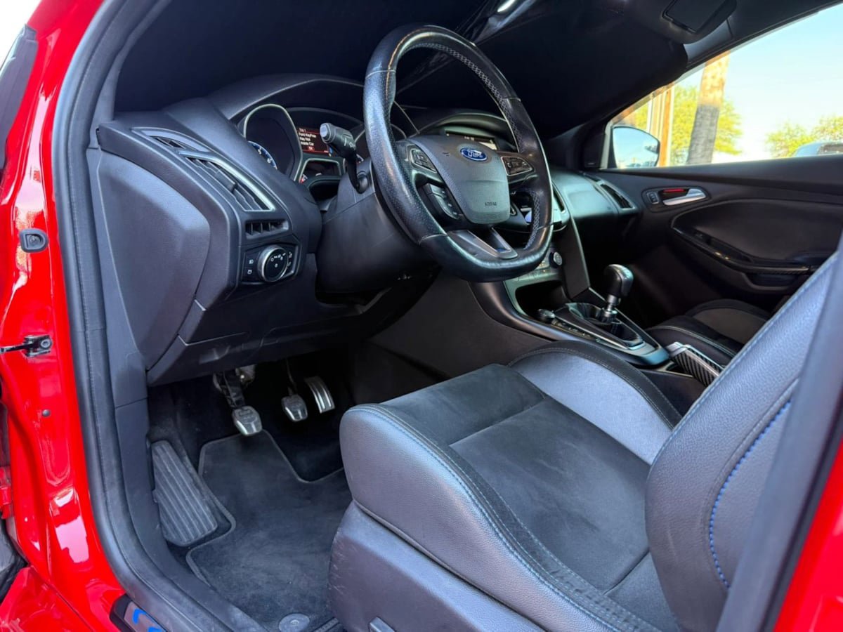 Used 2018 Ford Focus RS AWD/4WD image 38