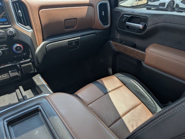 Used 2021 Chevrolet Silverado 1500 High Country w/ Technology Package AWD/4WD image 26