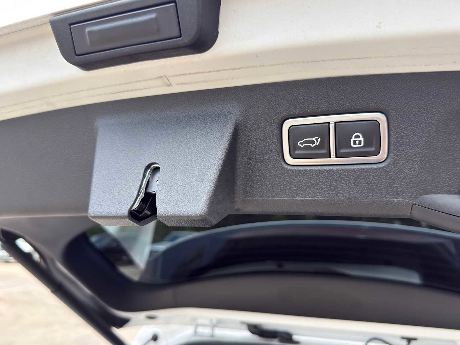 Certified 2023 Kia Sorento SX image 8