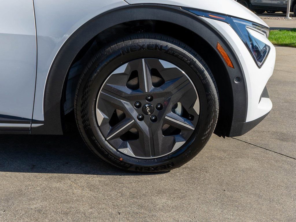 New 2025 Kia EV6 Light w/ Light LR Technology Package image 31