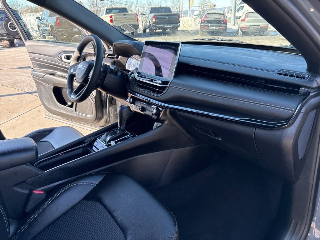 Used 2023 Jeep Compass Altitude w/ Convenience Group image 30