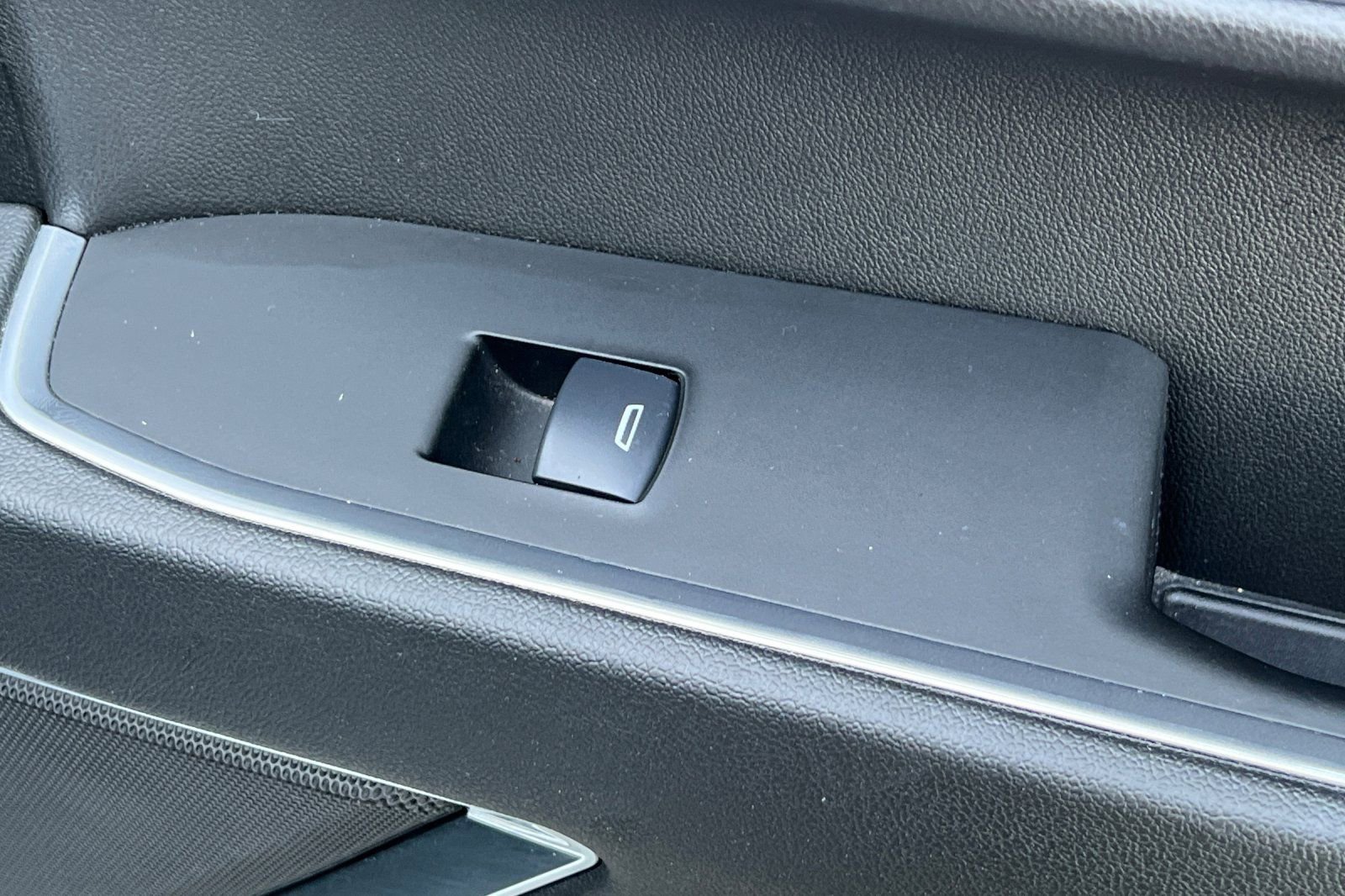 Used 2025 Chevrolet Silverado 1500 LT image 20