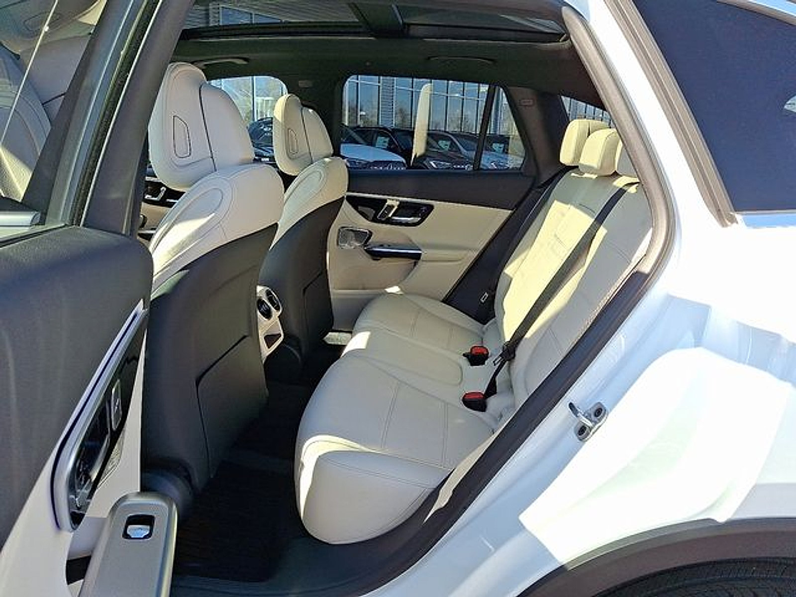 Used 2026 Mercedes-Benz GLC 300 4MATIC image 8