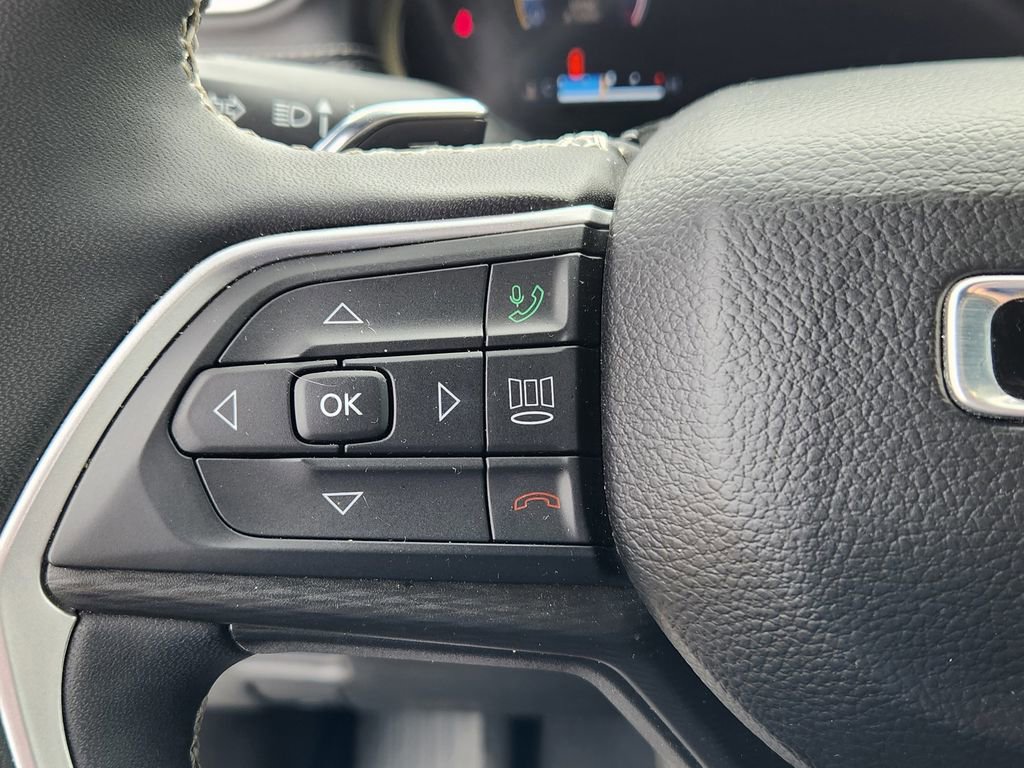 Certified 2024 Jeep Grand Cherokee Altitude image 17