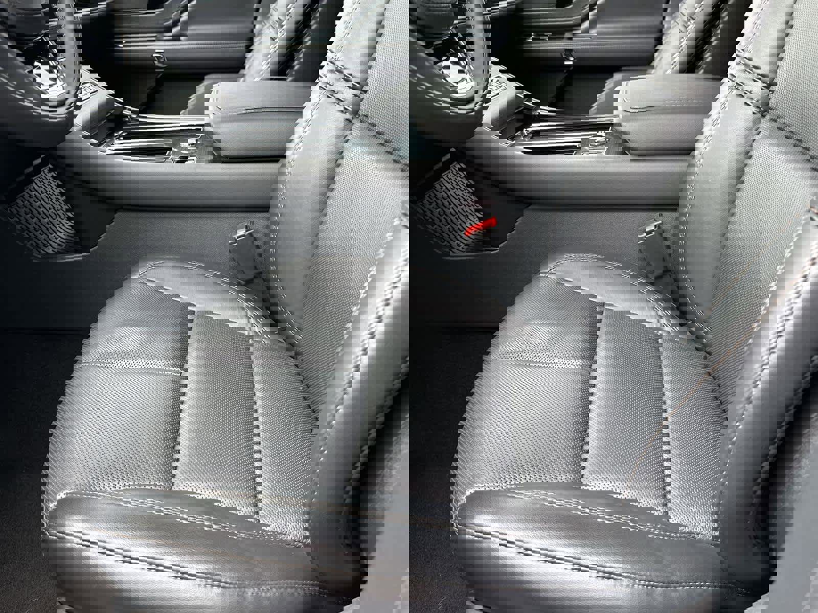 Used 2025 Lincoln Aviator Reserve w/ Illumination Package image 13