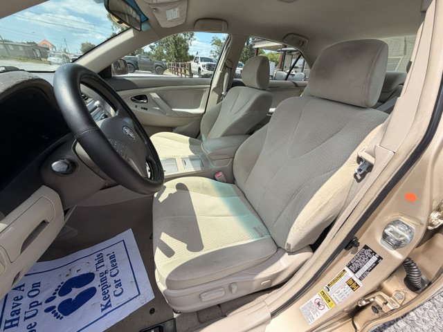 Used 2010 Toyota Camry SE FWD image 7