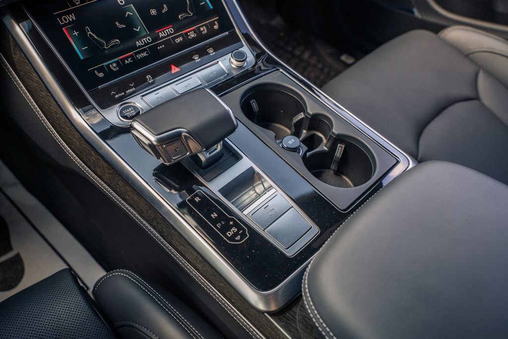 Used 2025 Audi Q8 Prestige image 30