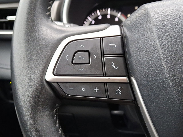 Used 2024 Toyota Highlander XLE image 19