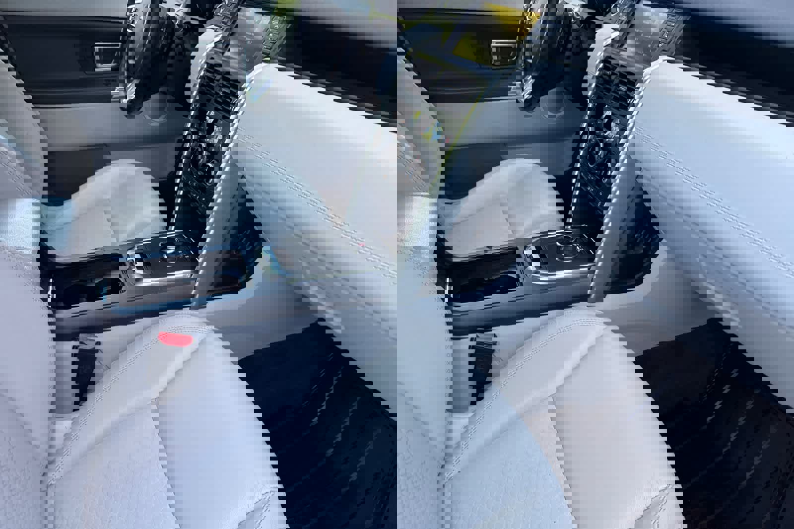 Used 2017 Land Rover Discovery Sport SE image 17