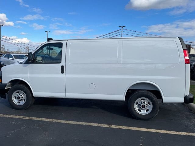 New 2025 GMC Savana 2500 w/ Driver Convenience Package RWD image 2