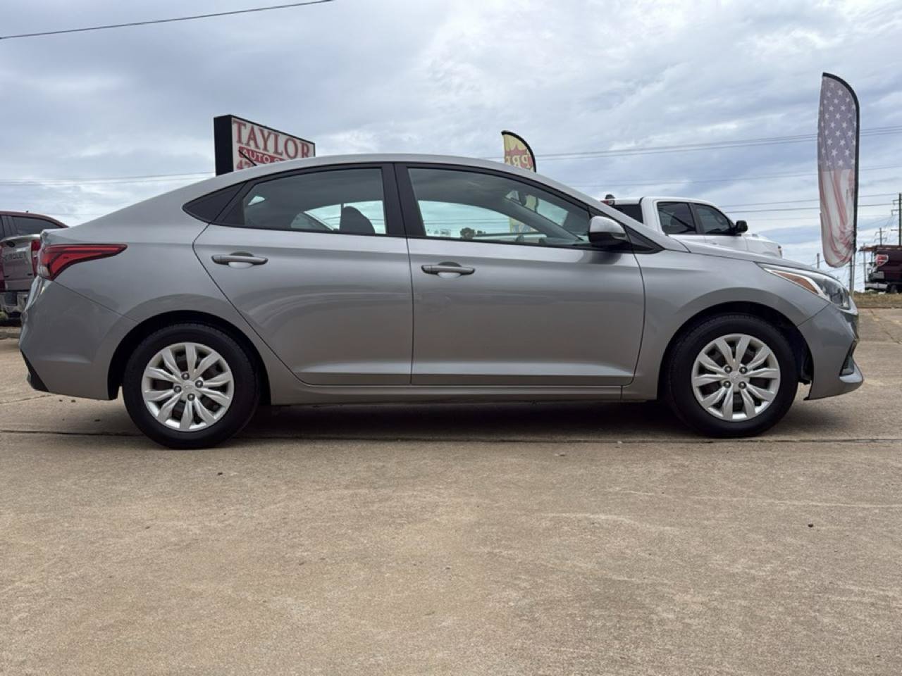 Used 2021 Hyundai Accent SE FWD image 4