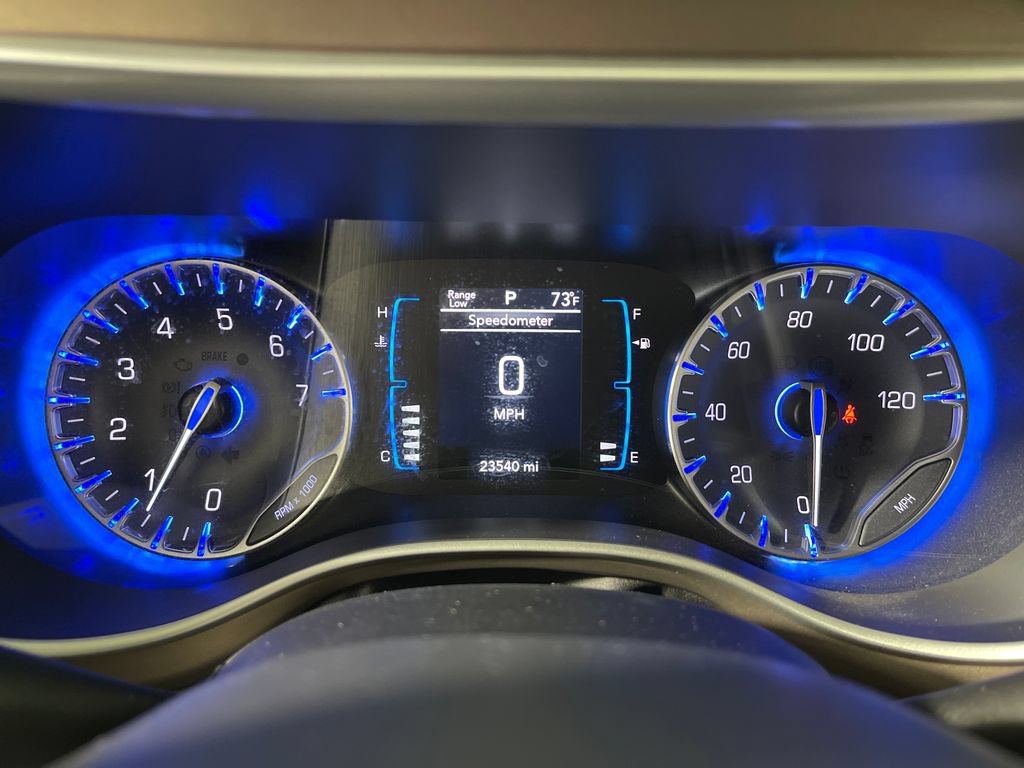 Used 2017 Chrysler Pacifica LX FWD image 20