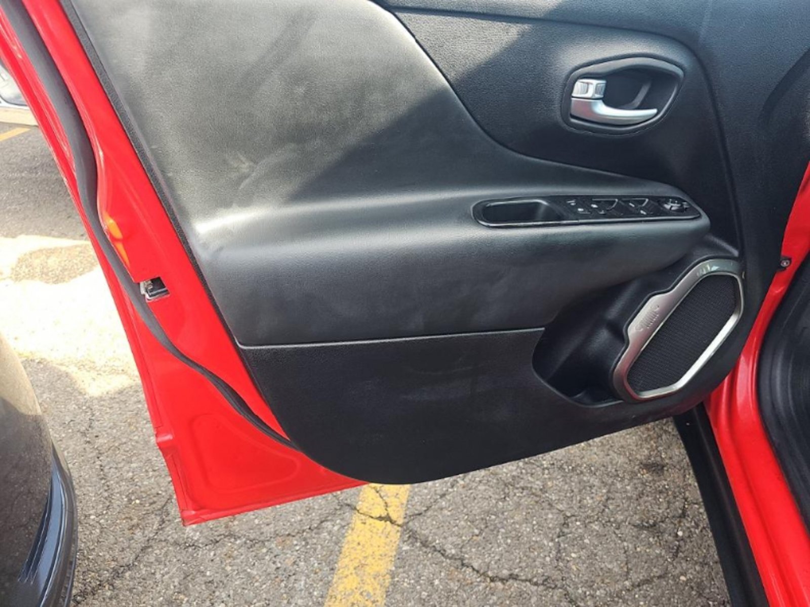 Used 2018 Jeep Renegade Limited AWD/4WD image 14