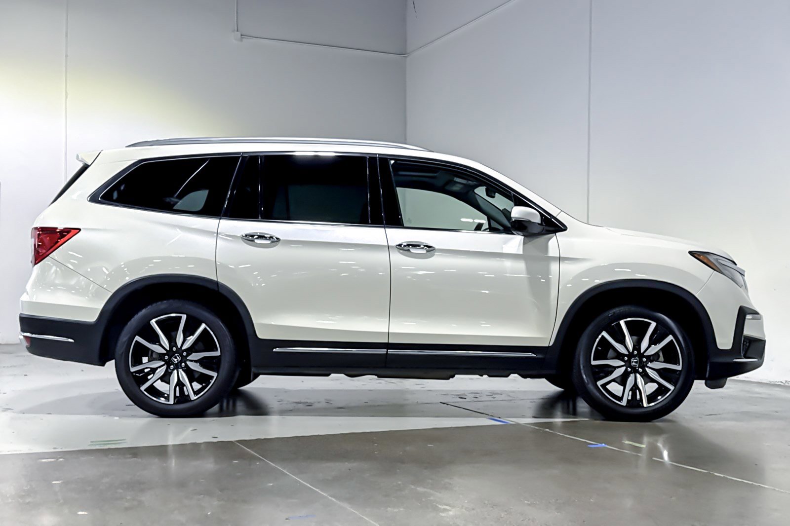 Used 2019 Honda Pilot Touring image 7