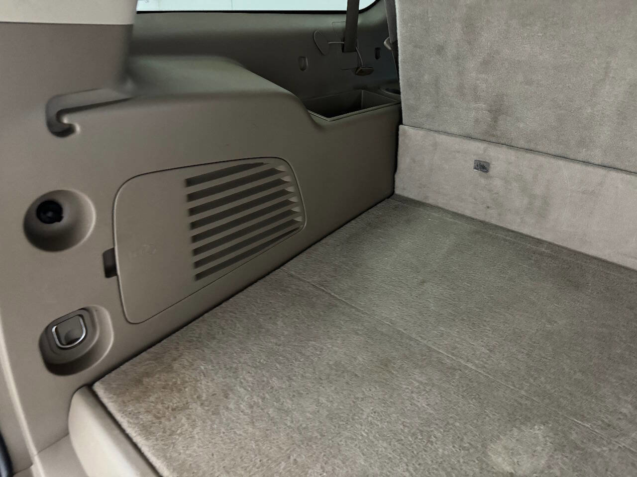 Used 2015 Chevrolet Suburban LTZ image 94