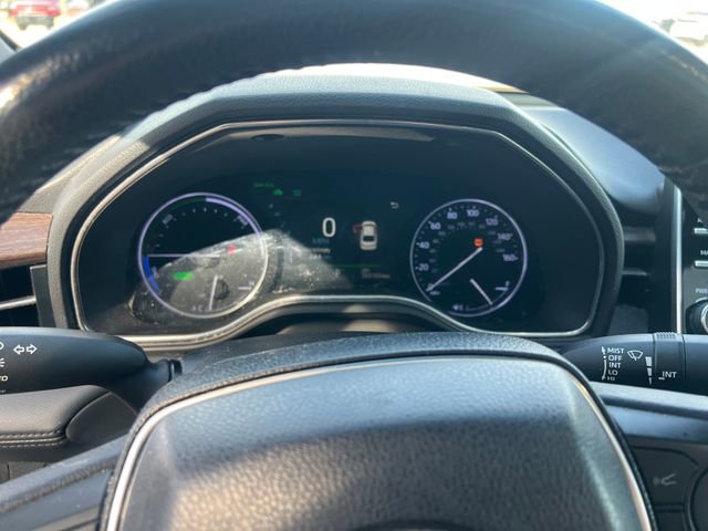 Used 2019 Toyota Avalon XLE w/ Moonroof Package image 12