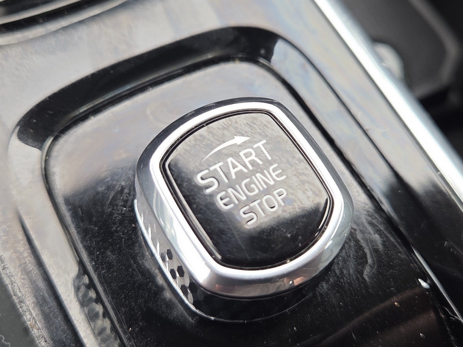 Used 2024 Volvo S60 B5 Plus FWD image 32