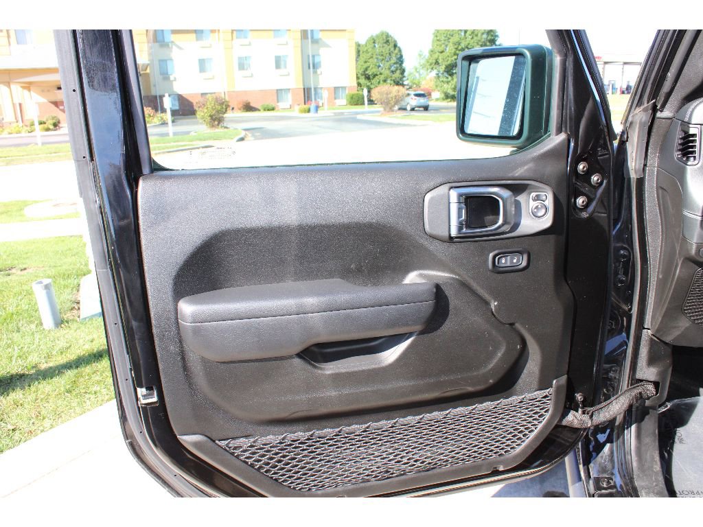 Used 2024 Jeep Wrangler Unlimited Rubicon 4xe w/ Technology Group AWD/4WD image 16