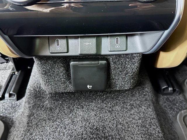 New 2026 Land Rover Range Rover Long Wheelbase SE image 28