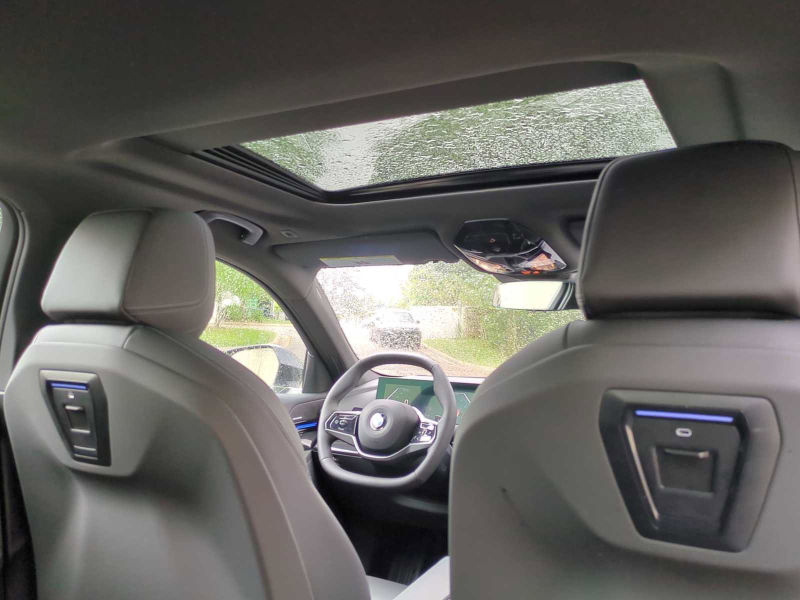 Used 2025 BMW 530i xDrive w/ Premium Package image 23