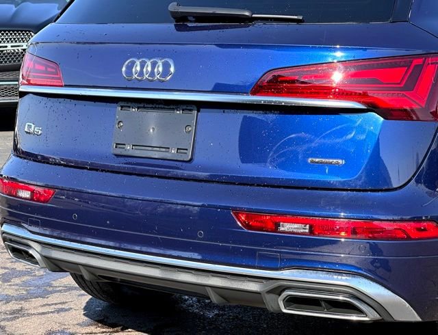 Used 2023 Audi Q5 2.0T Premium w/ Convenience Package image 10