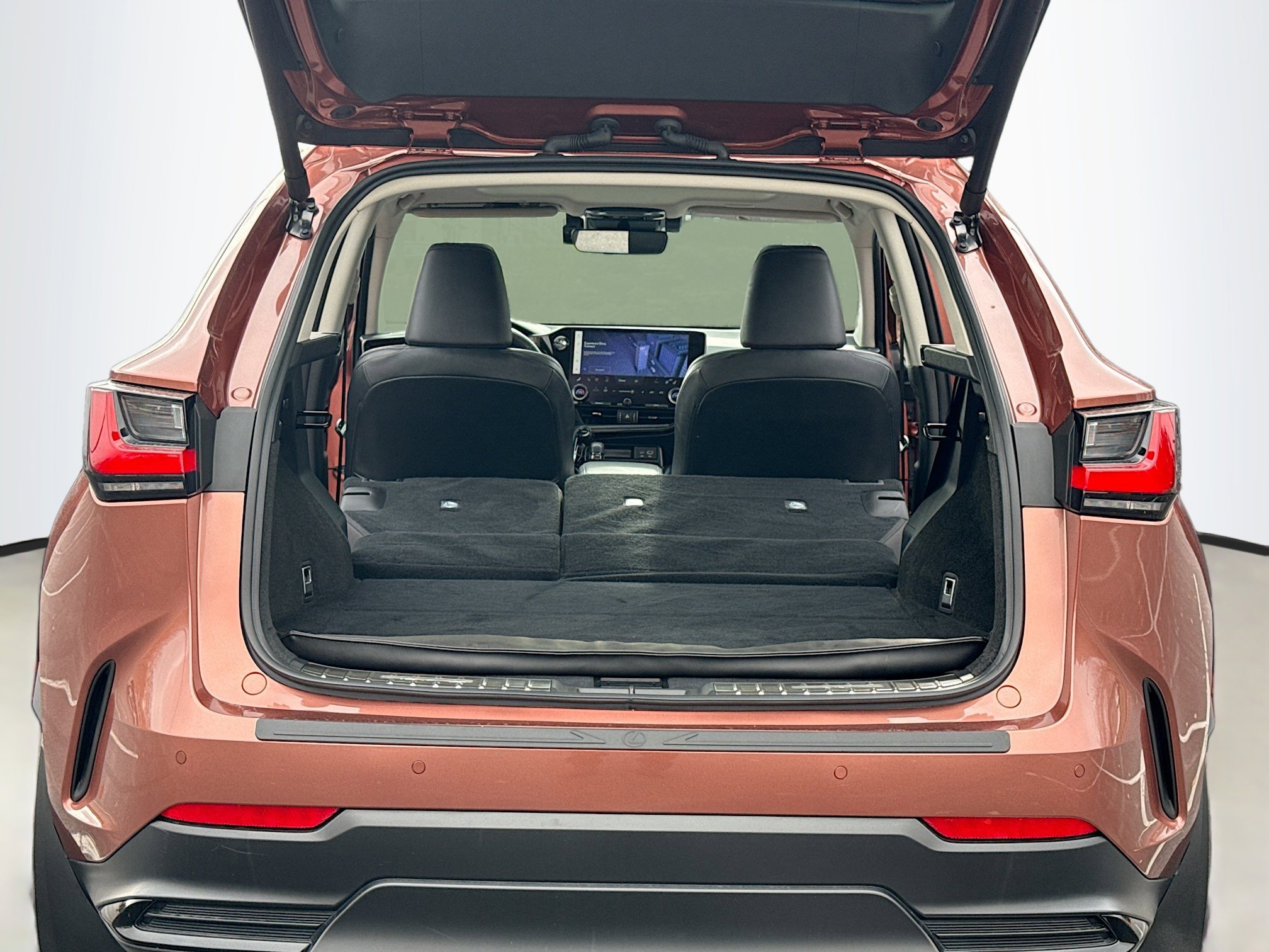 Used 2025 Lexus NX 350h AWD w/ Premium Package image 7