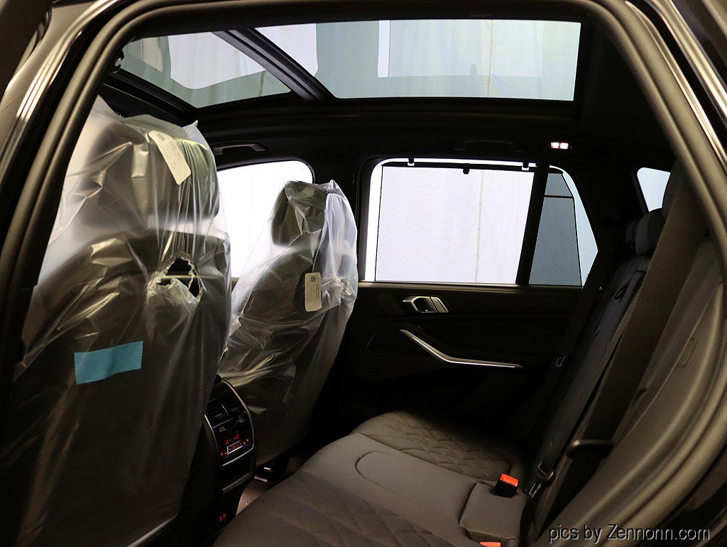 Used 2026 BMW X5 M60i image 25