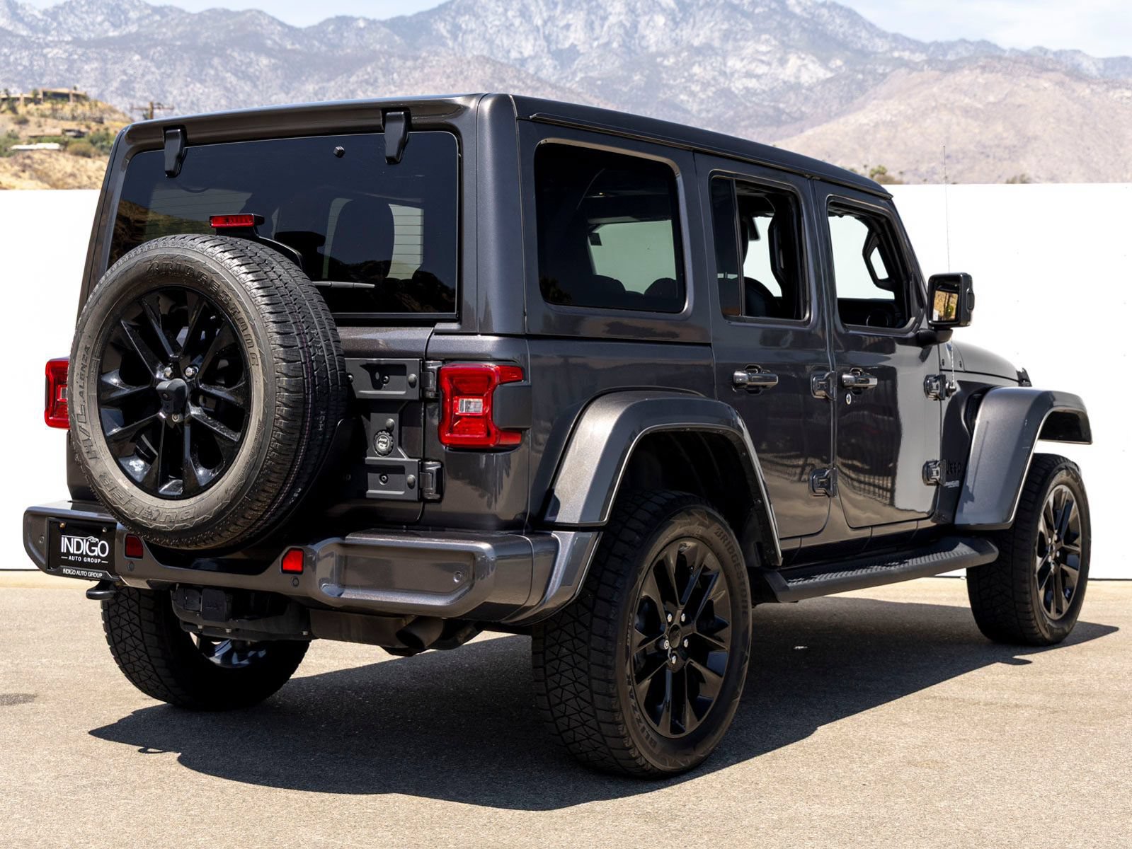 Used 2021 Jeep Wrangler Unlimited Sahara AWD/4WD image 7