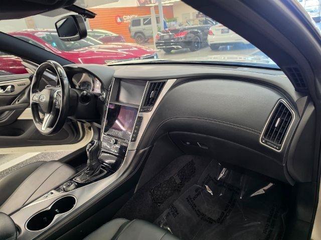 Used 2018 INFINITI Q60 3.0t Luxe w/ Sensory Package 3.0T Luxe AWD/4WD image 9