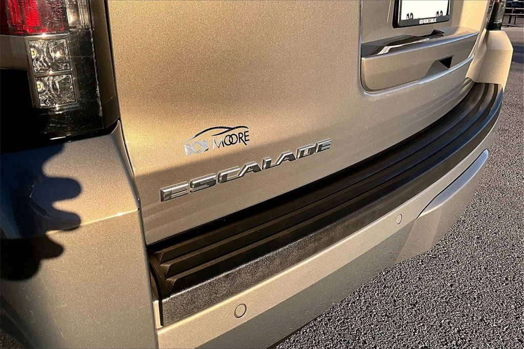 Used 2019 Cadillac Escalade Premium Luxury image 32