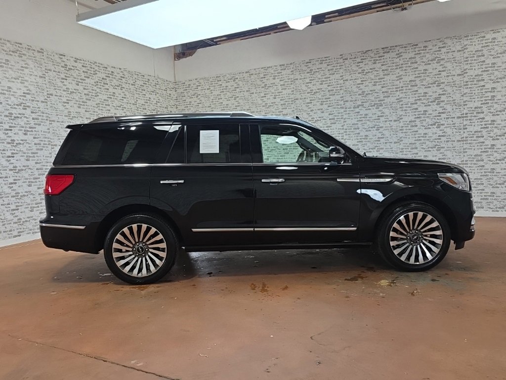 Used 2019 Lincoln Navigator Reserve image 10