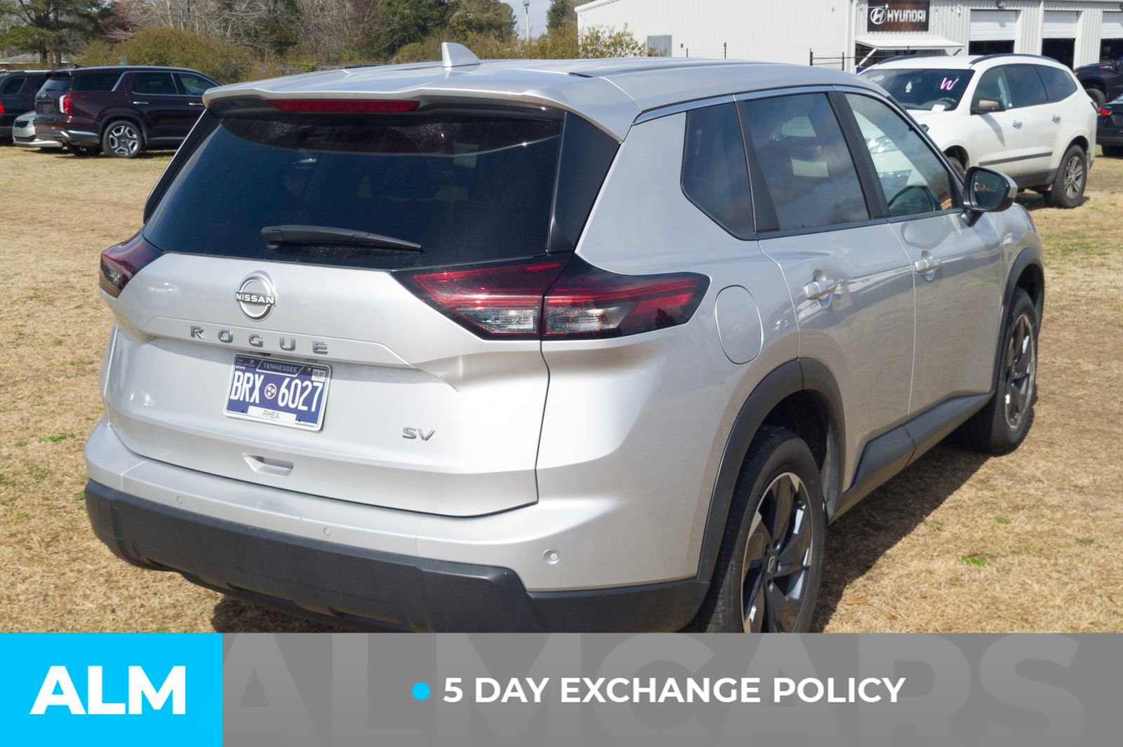 Used 2024 Nissan Rogue SV image 4