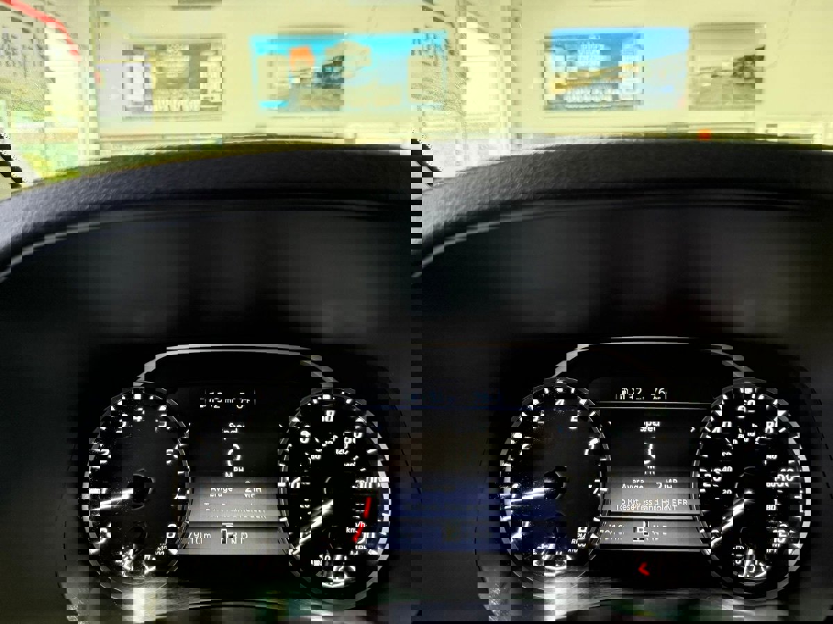 Used 2024 Nissan Frontier SV image 15