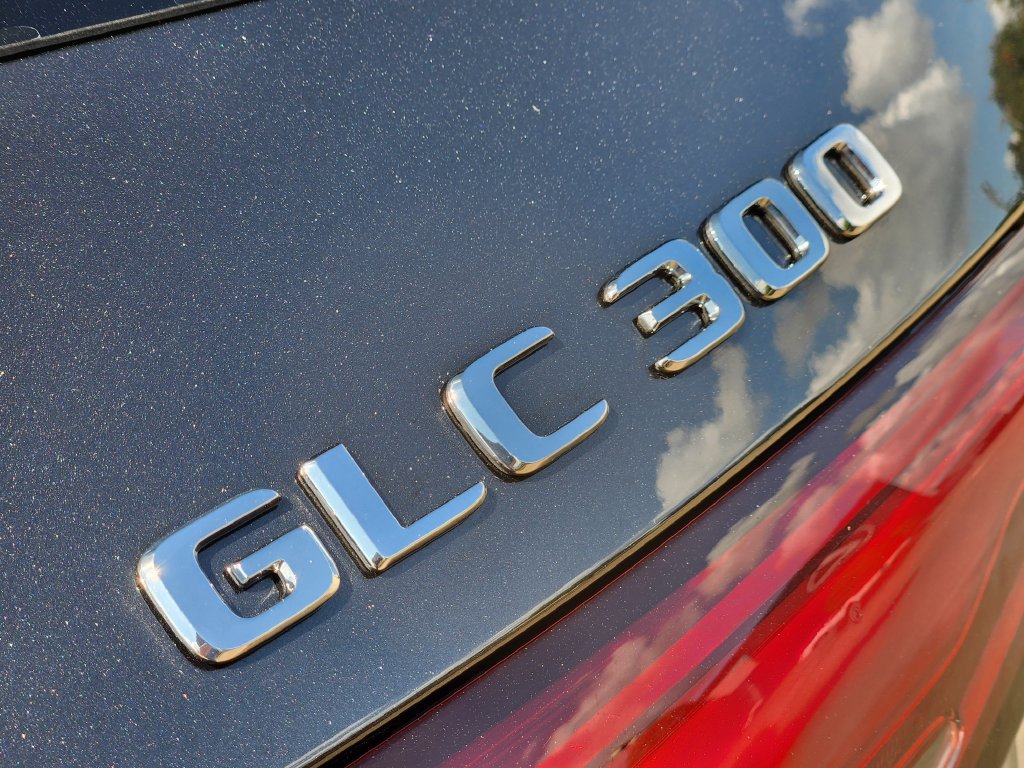 Used 2024 Mercedes-Benz GLC 300 4MATIC image 12