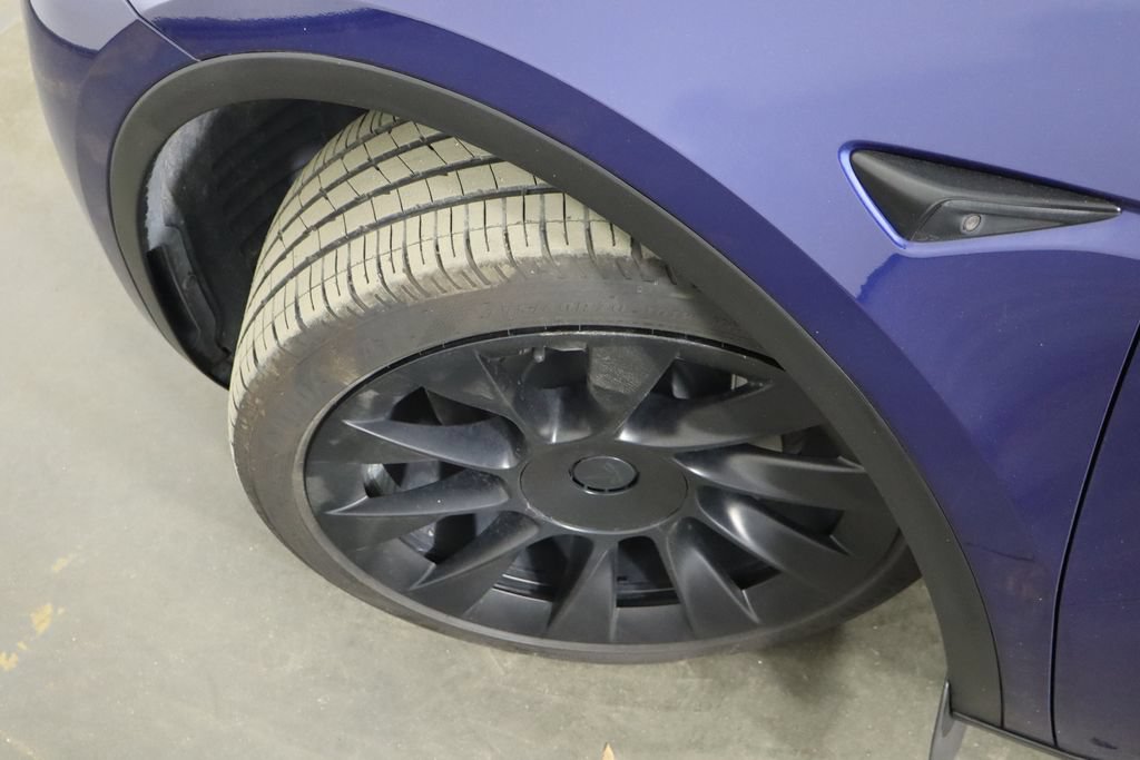 Used 2023 Tesla Model Y Long Range AWD/4WD image 41
