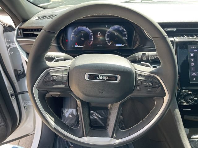 Used 2025 Jeep Grand Cherokee L Altitude AWD/4WD image 14