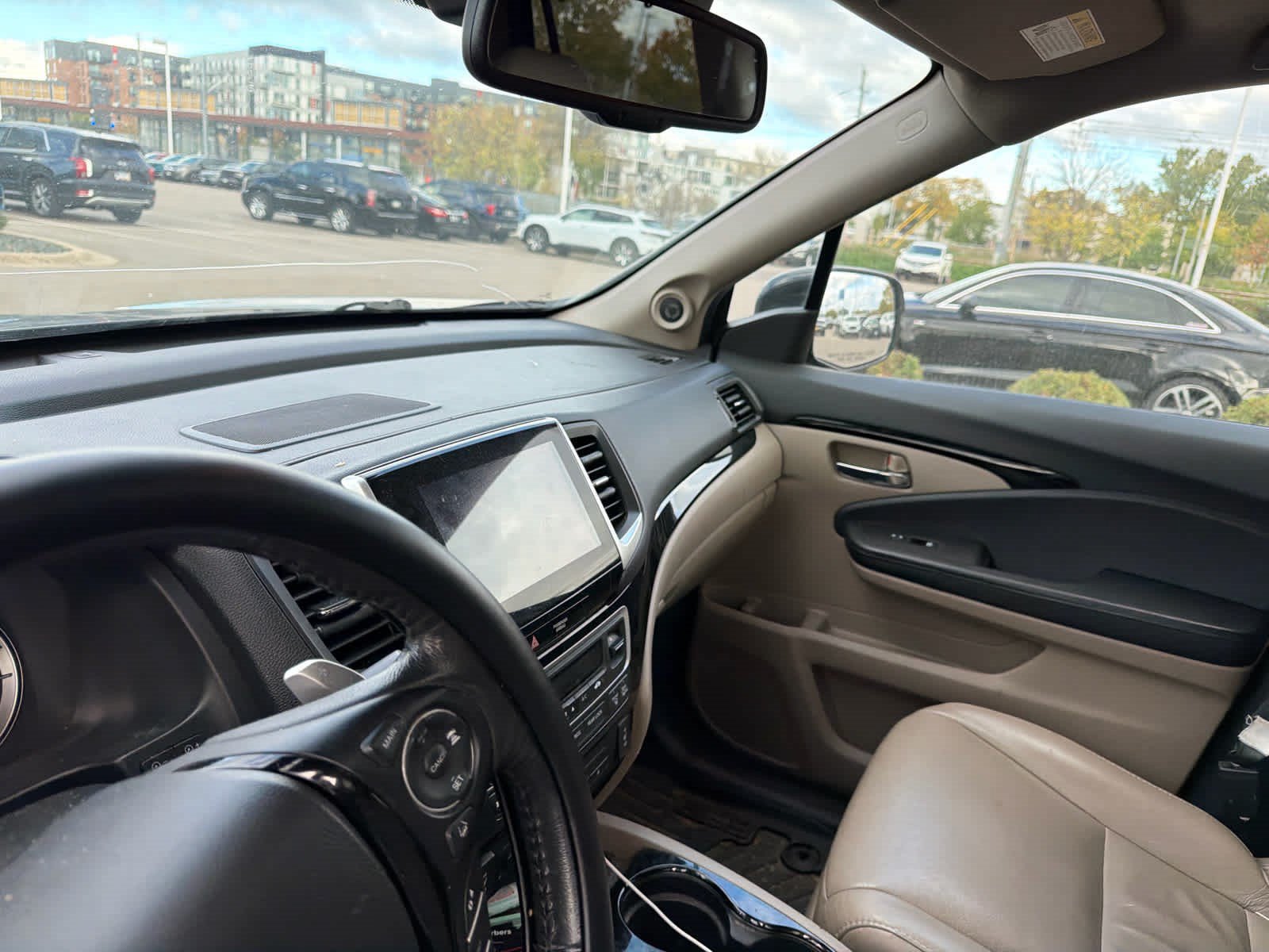 Used 2017 Honda Pilot Touring image 9