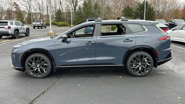 New 2025 Toyota Crown Signia Limited w/ Advanced Technology Package image 4