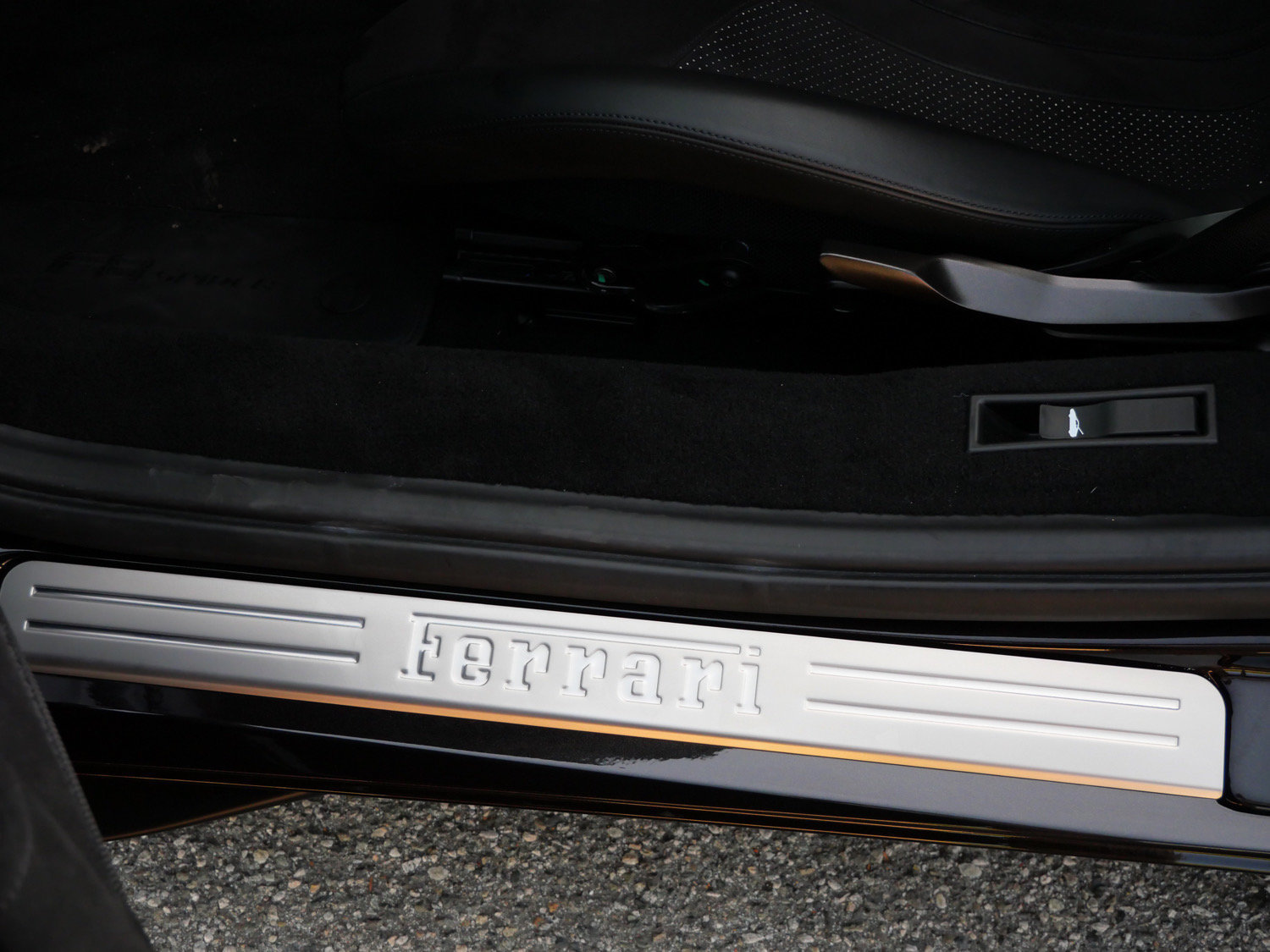 Used 2023 Ferrari F8 Tributo RWD image 22