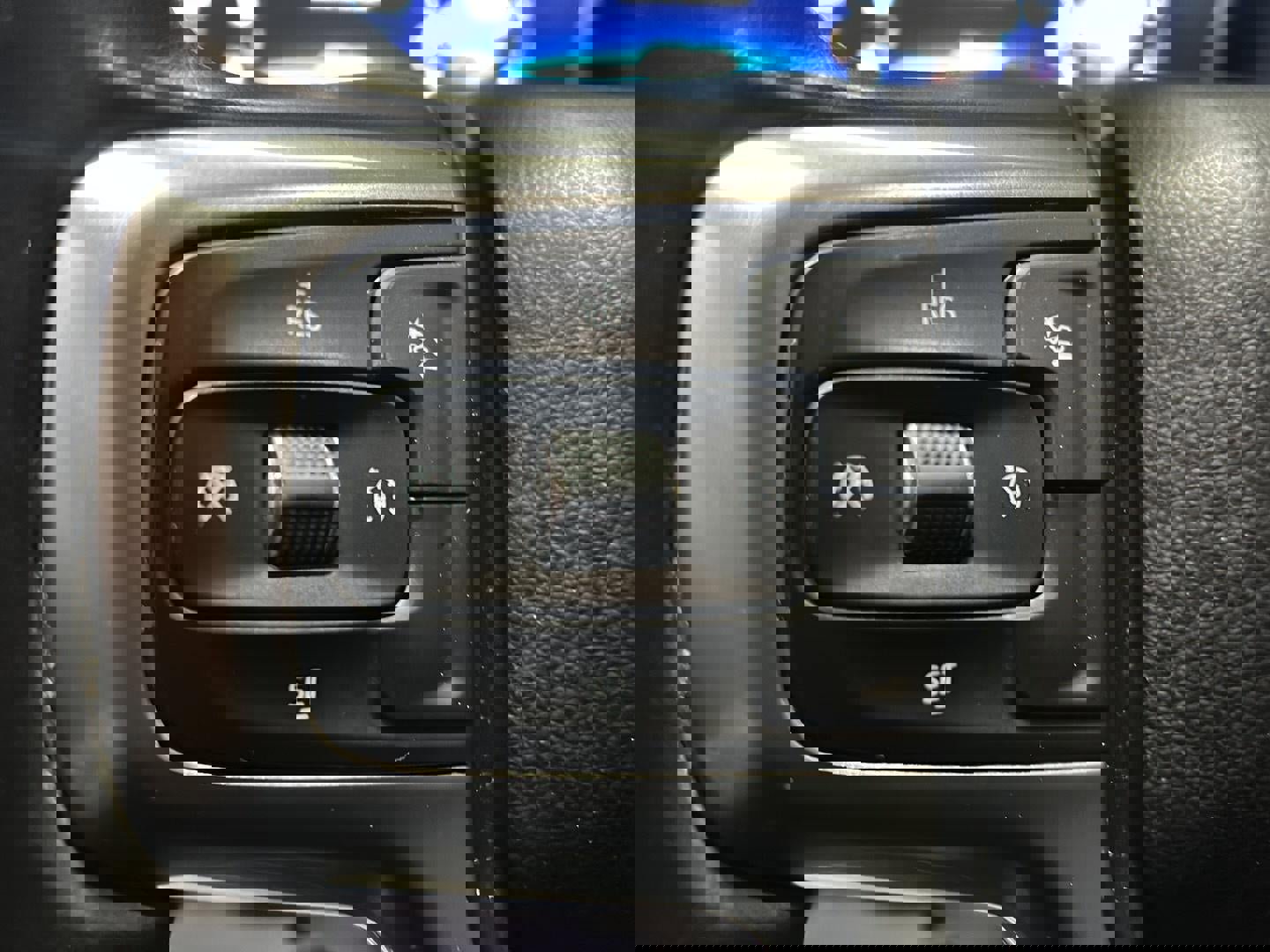 Used 2023 Chevrolet Suburban LT image 19