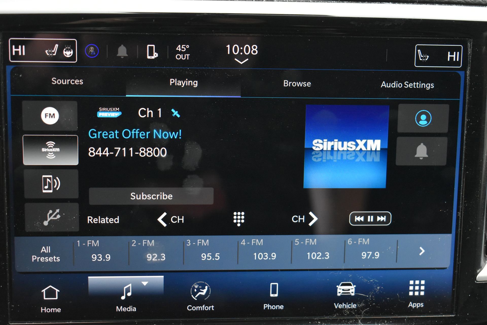 Used 2024 Chrysler Pacifica Touring-L image 26
