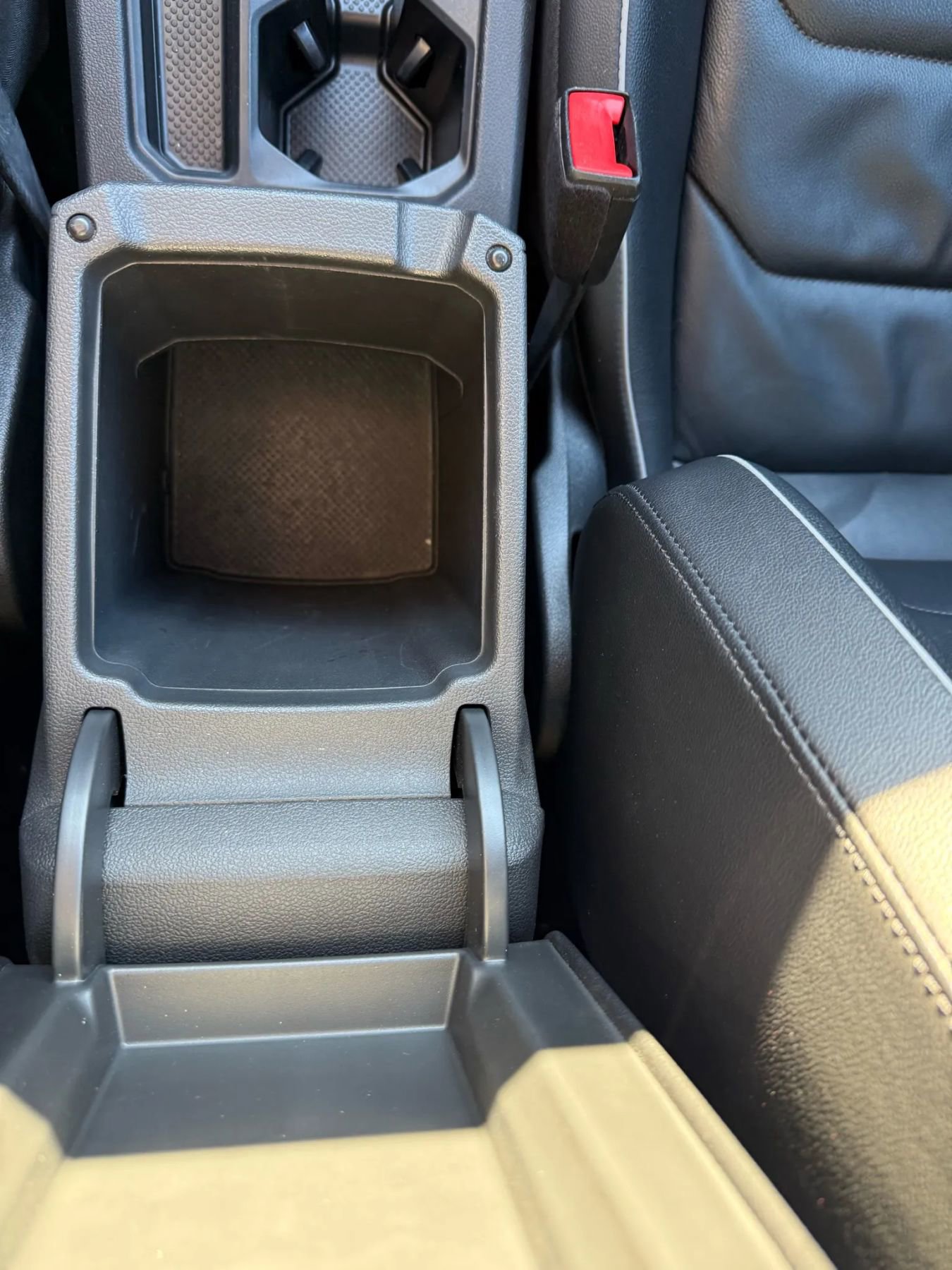 Used 2019 Volkswagen Tiguan SEL Premium R-Line image 16