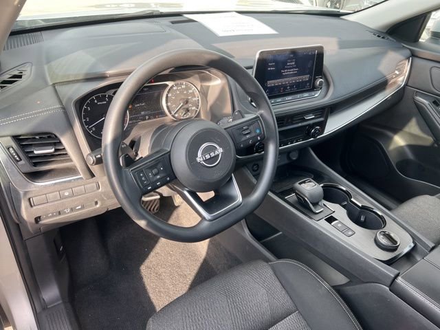 Used 2024 Nissan Rogue SV image 10