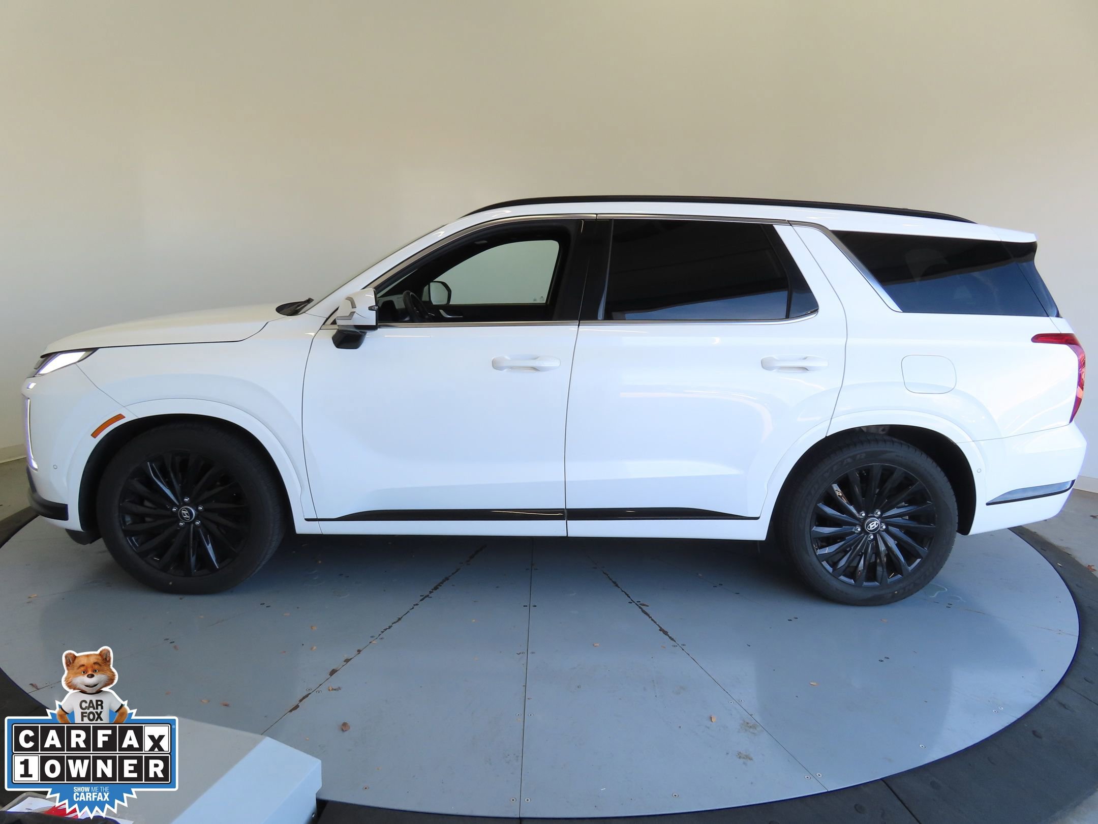 Used 2024 Hyundai Palisade Calligraphy image 8