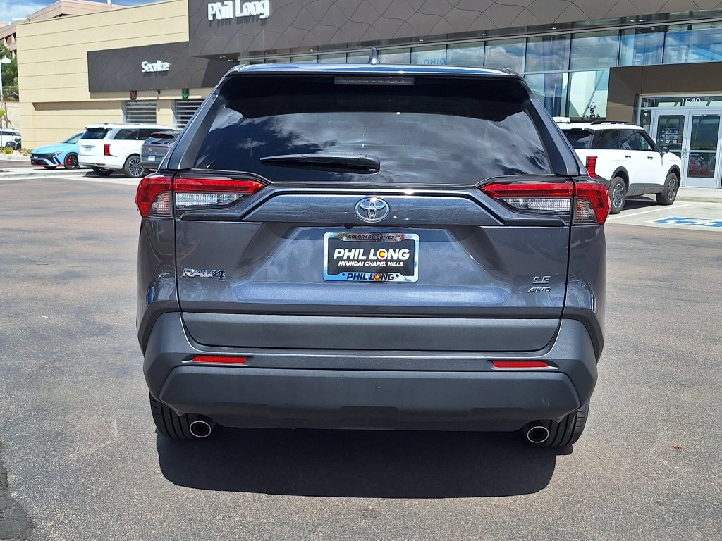 Used 2022 Toyota RAV4 LE w/ Carpet Mat Package (TMS) AWD/4WD image 4
