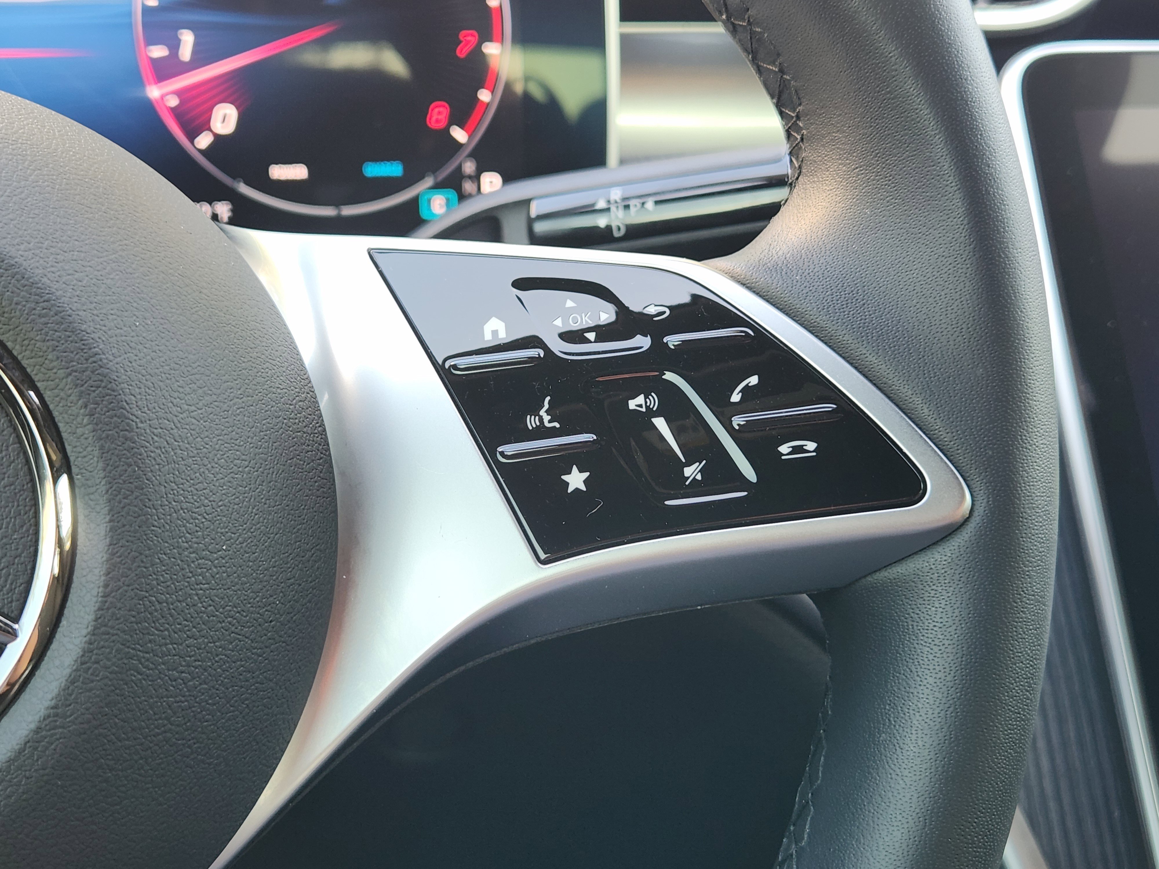 Used 2025 Mercedes-Benz C 300 Sedan image 29