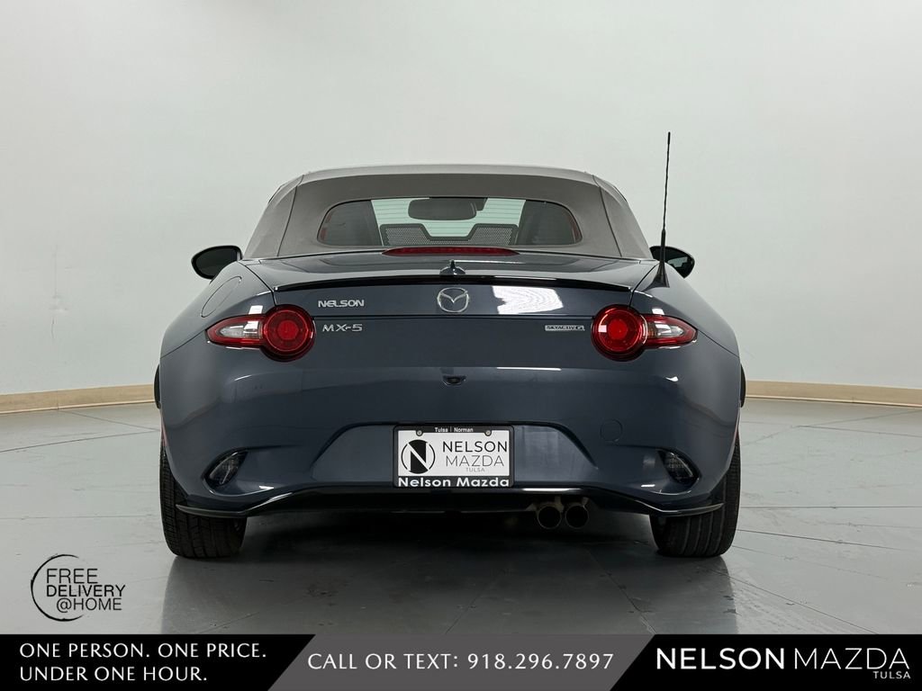 Used 2020 MAZDA MX-5 Miata Grand Touring w/ Appearance Package RWD image 8