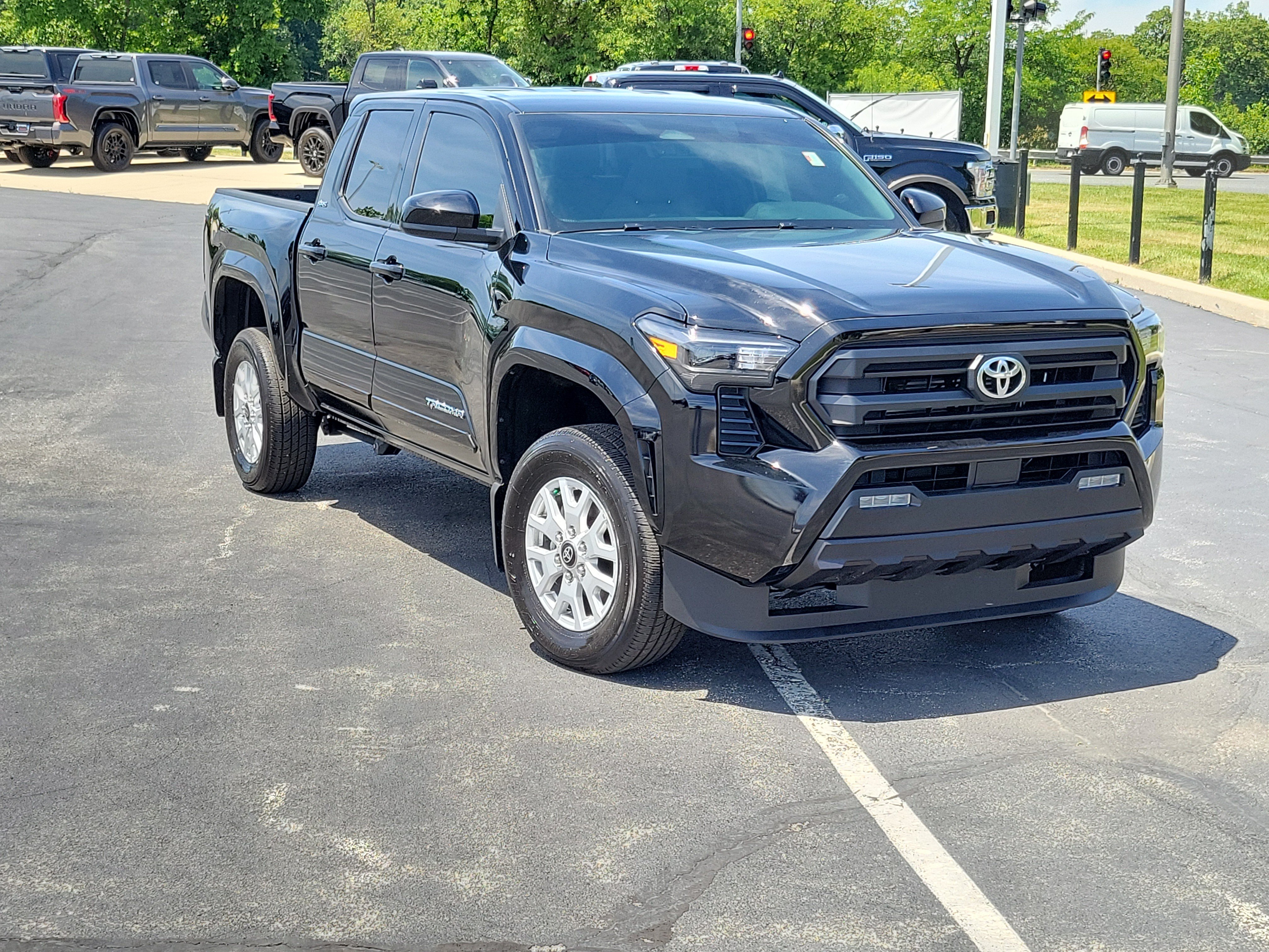 Certified 2025 Toyota Tacoma SR5 AWD/4WD image 31
