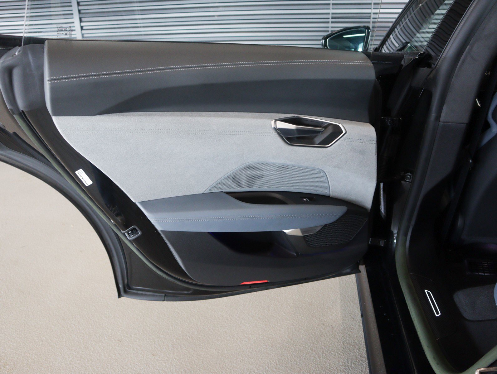 Used 2024 Audi RS e-tron GT w/ Carbon Performance Package image 25