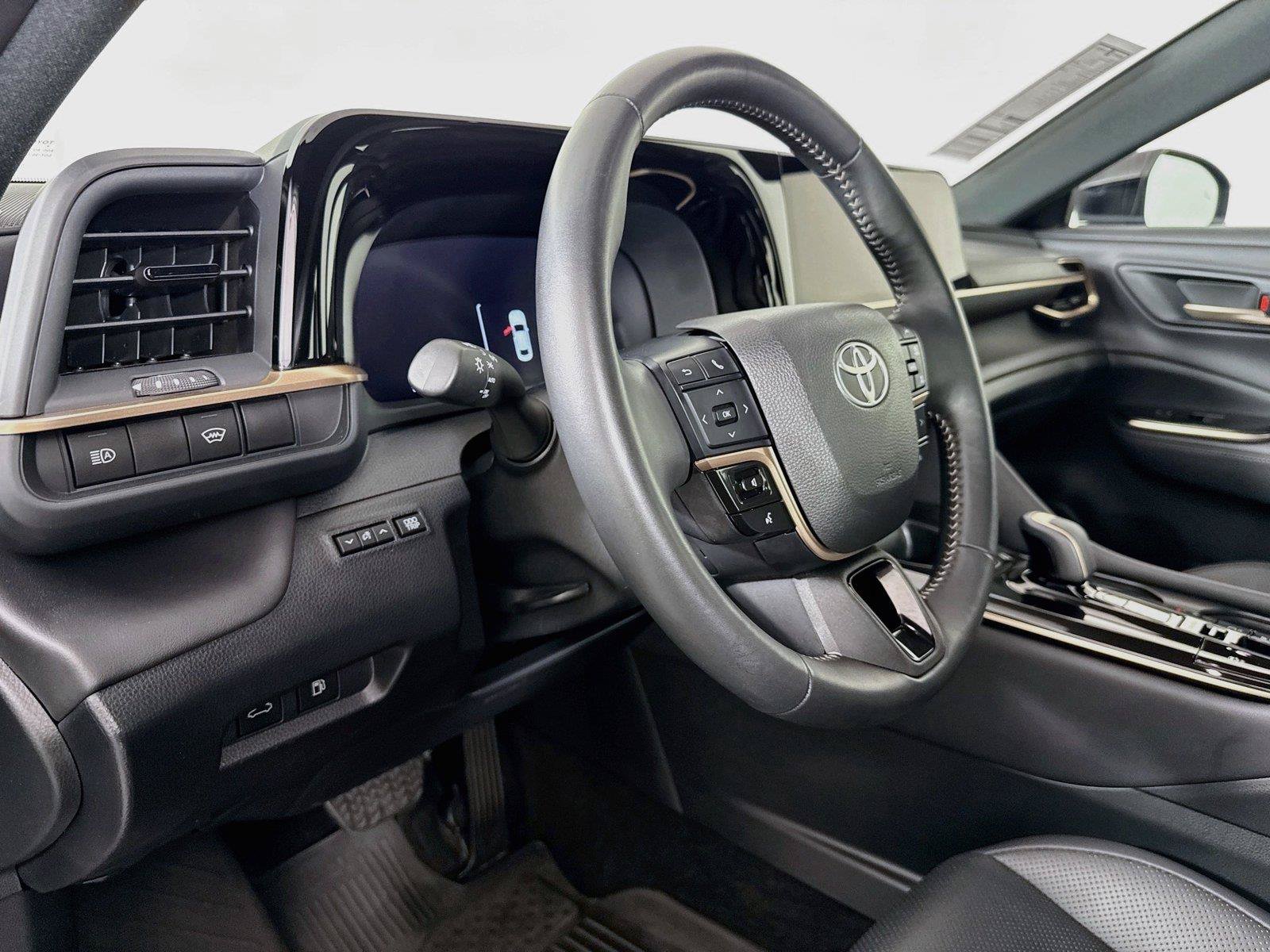 Certified 2026 Toyota Crown AWD/4WD image 4